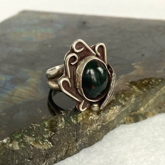 VTG Sterling Silver 925 Southwest Style Oval Deep Green Bloodstone Ring Sz 4.5 - Picture 11 of 16